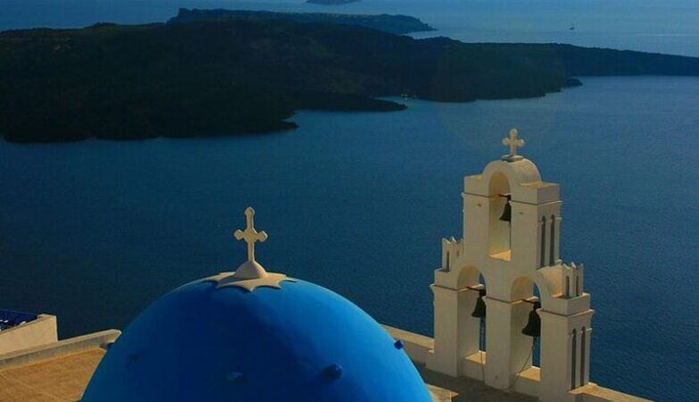 Santorini Travel Guide: The Caldera Island