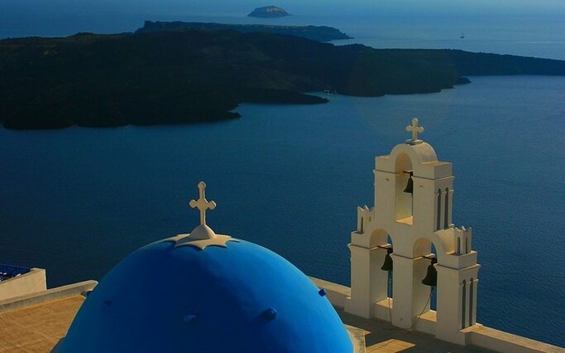 Santorini Travel Guide: The Caldera Island